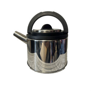 BergHOFF Cubo Whistling Teakettle 2.1 Qt Silver Black